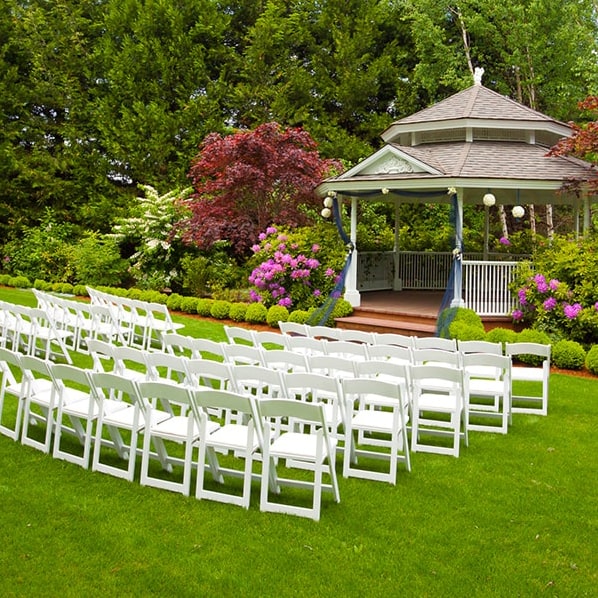 nuestros baños portátiles cuentan con tanques de agua y químicos para garantizar su funcionamiento durante el evento